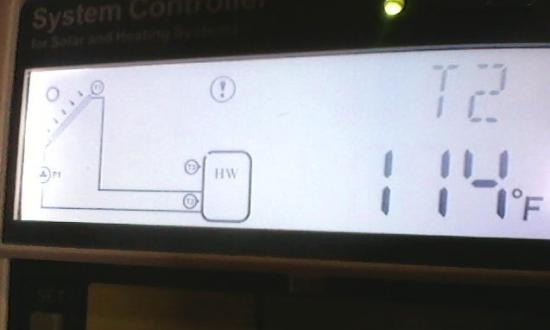 Display showing T2 lower sensor in the solar hot water tank
